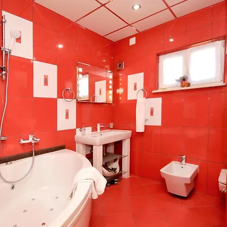 Ferienhaus Gorgeous In With Sauna Trogir