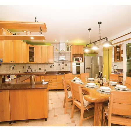 In With House Sea View Casa vacanze Traù