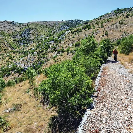 In With House Sea View بيت للعطل *