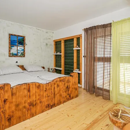 In With House Sea View بيت للعطل تروغير