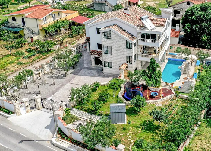 In With House Sea View *