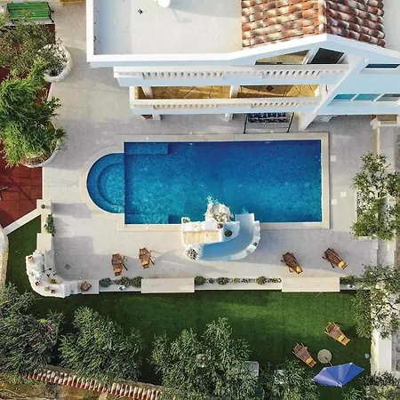 Будинок відпочинку In With House Sea View *