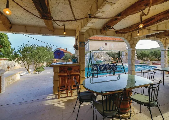 In With House Sea View Tatil Evi Trogir