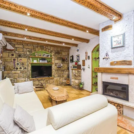 In With House Sea View *