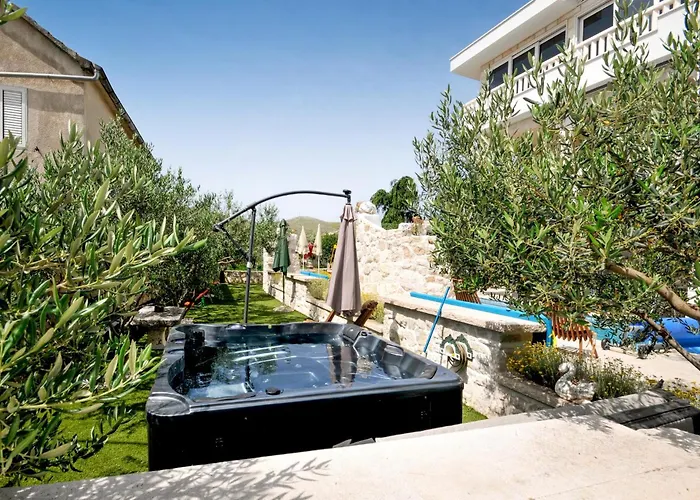 In With House Sea View Τρογκίρ